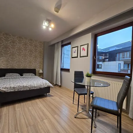 アパート Happy Estate - Ul Krawiecka 1 ヴロツワフ